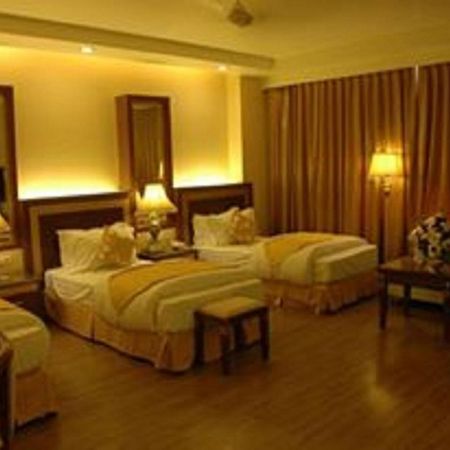 Hotel Picasso Paschim Vihar Delhi - Couple Friendly Local Ids Accepted Экстерьер фото