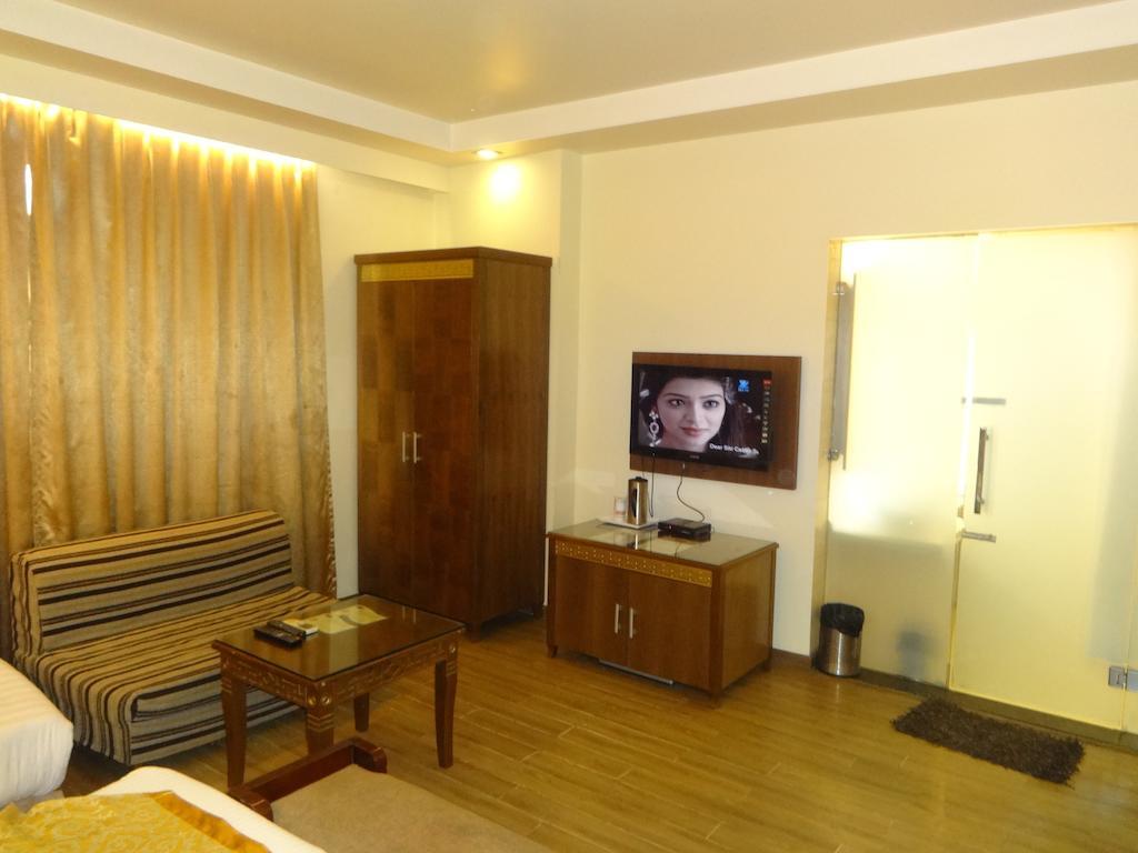 Hotel Picasso Paschim Vihar Delhi - Couple Friendly Local Ids Accepted Экстерьер фото