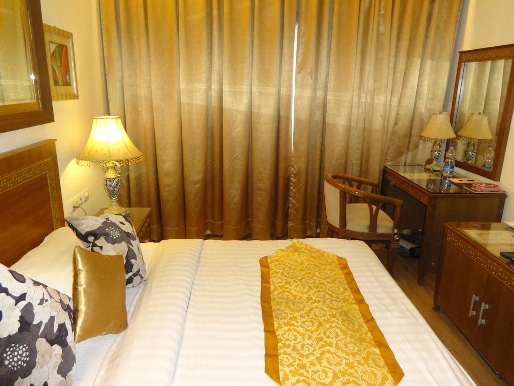 Hotel Picasso Paschim Vihar Delhi - Couple Friendly Local Ids Accepted Номер фото