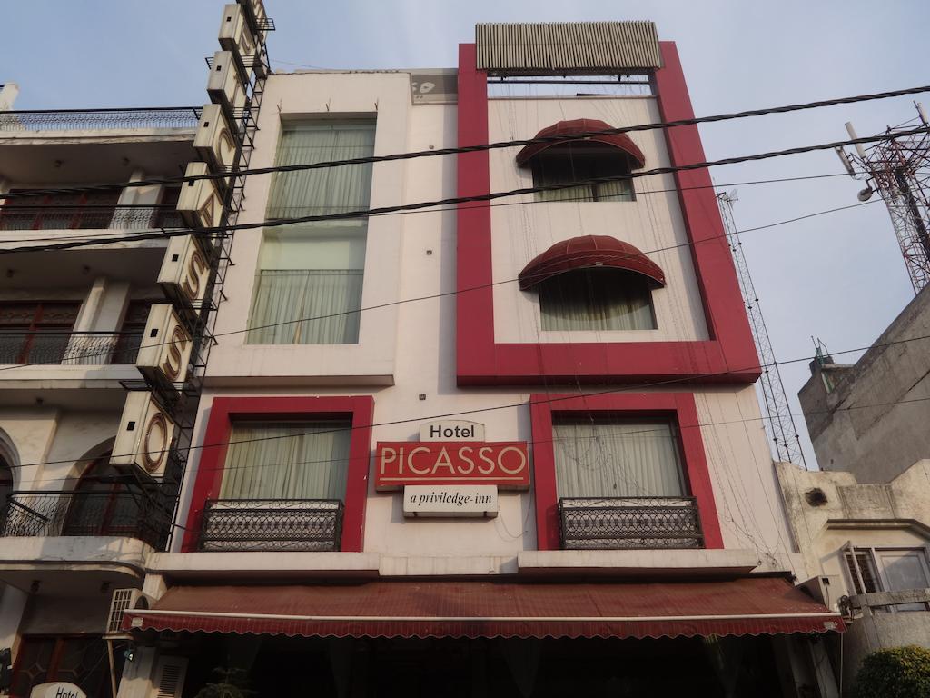 Hotel Picasso Paschim Vihar Delhi - Couple Friendly Local Ids Accepted Экстерьер фото
