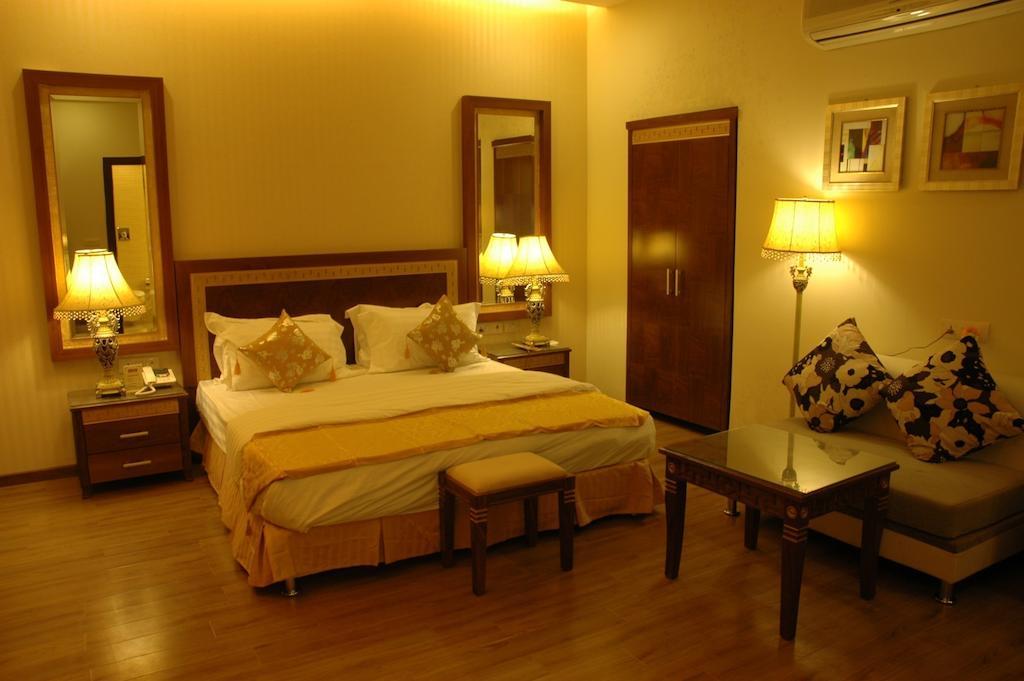 Hotel Picasso Paschim Vihar Delhi - Couple Friendly Local Ids Accepted Номер фото
