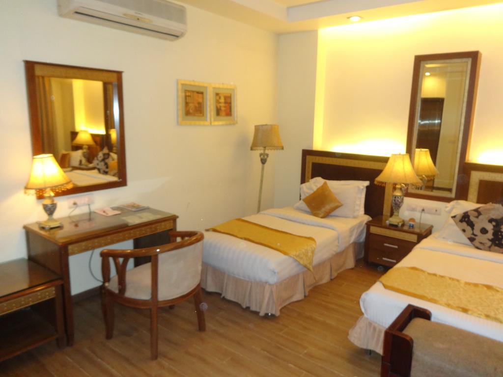 Hotel Picasso Paschim Vihar Delhi - Couple Friendly Local Ids Accepted Номер фото