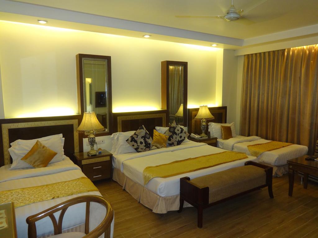 Hotel Picasso Paschim Vihar Delhi - Couple Friendly Local Ids Accepted Экстерьер фото