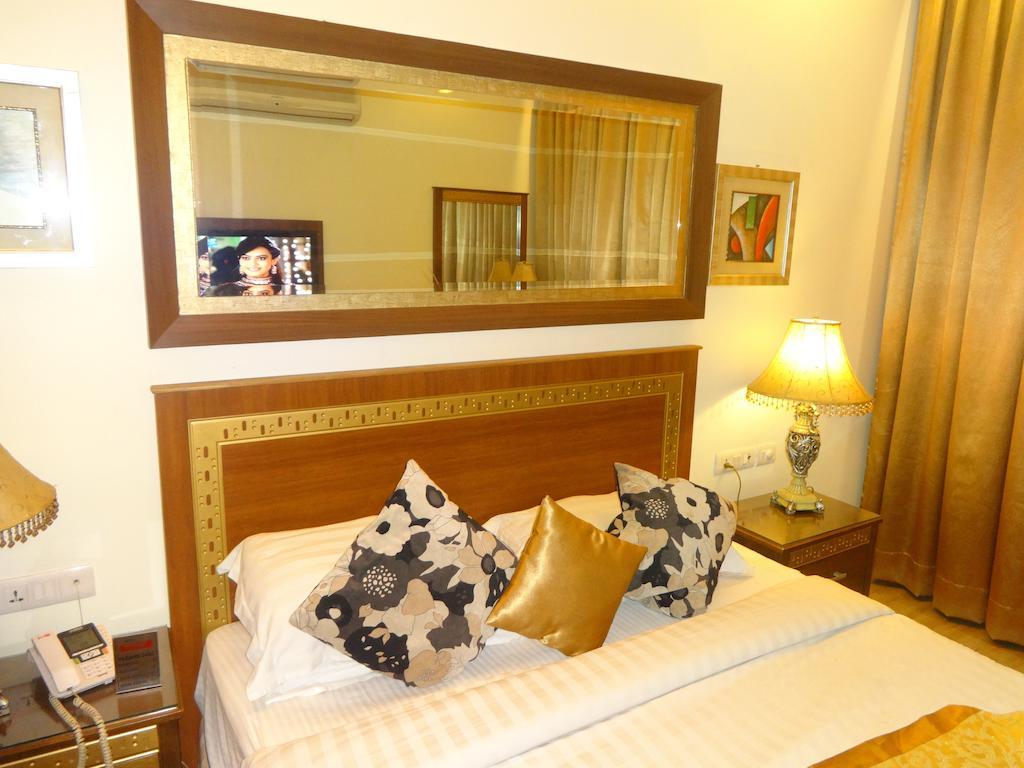 Hotel Picasso Paschim Vihar Delhi - Couple Friendly Local Ids Accepted Номер фото