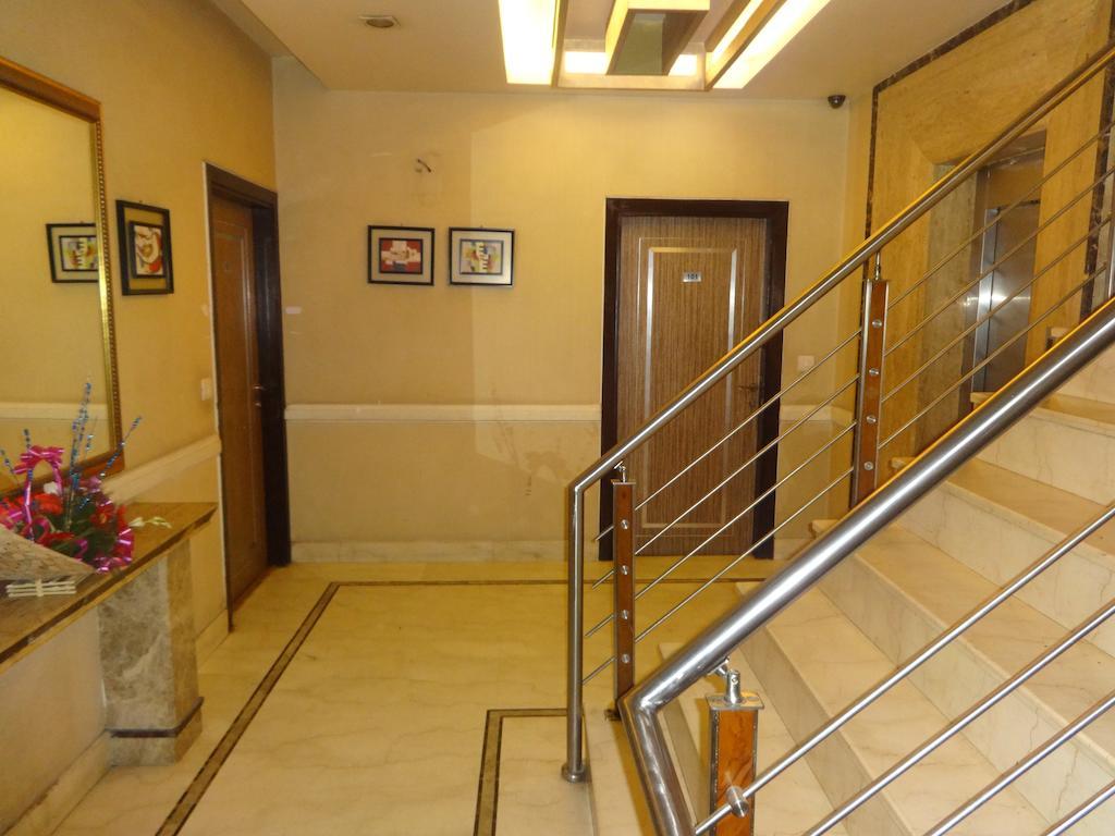 Hotel Picasso Paschim Vihar Delhi - Couple Friendly Local Ids Accepted Экстерьер фото