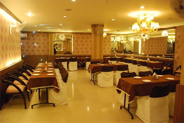 Hotel Picasso Paschim Vihar Delhi - Couple Friendly Local Ids Accepted Экстерьер фото