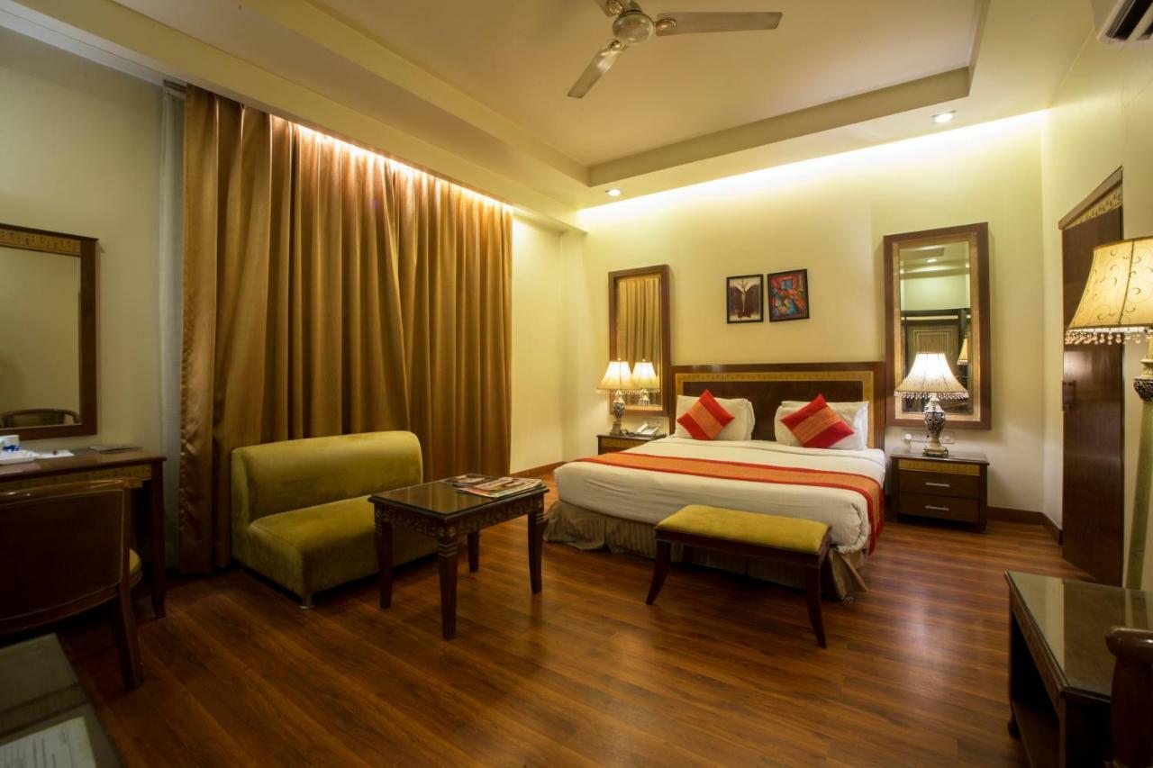 Hotel Picasso Paschim Vihar Delhi - Couple Friendly Local Ids Accepted Экстерьер фото