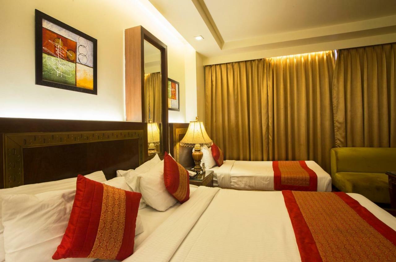 Hotel Picasso Paschim Vihar Delhi - Couple Friendly Local Ids Accepted Экстерьер фото
