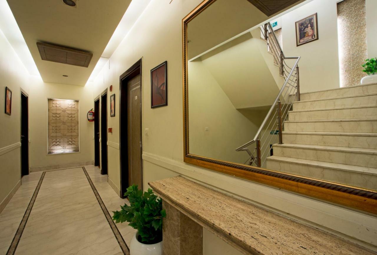 Hotel Picasso Paschim Vihar Delhi - Couple Friendly Local Ids Accepted Экстерьер фото