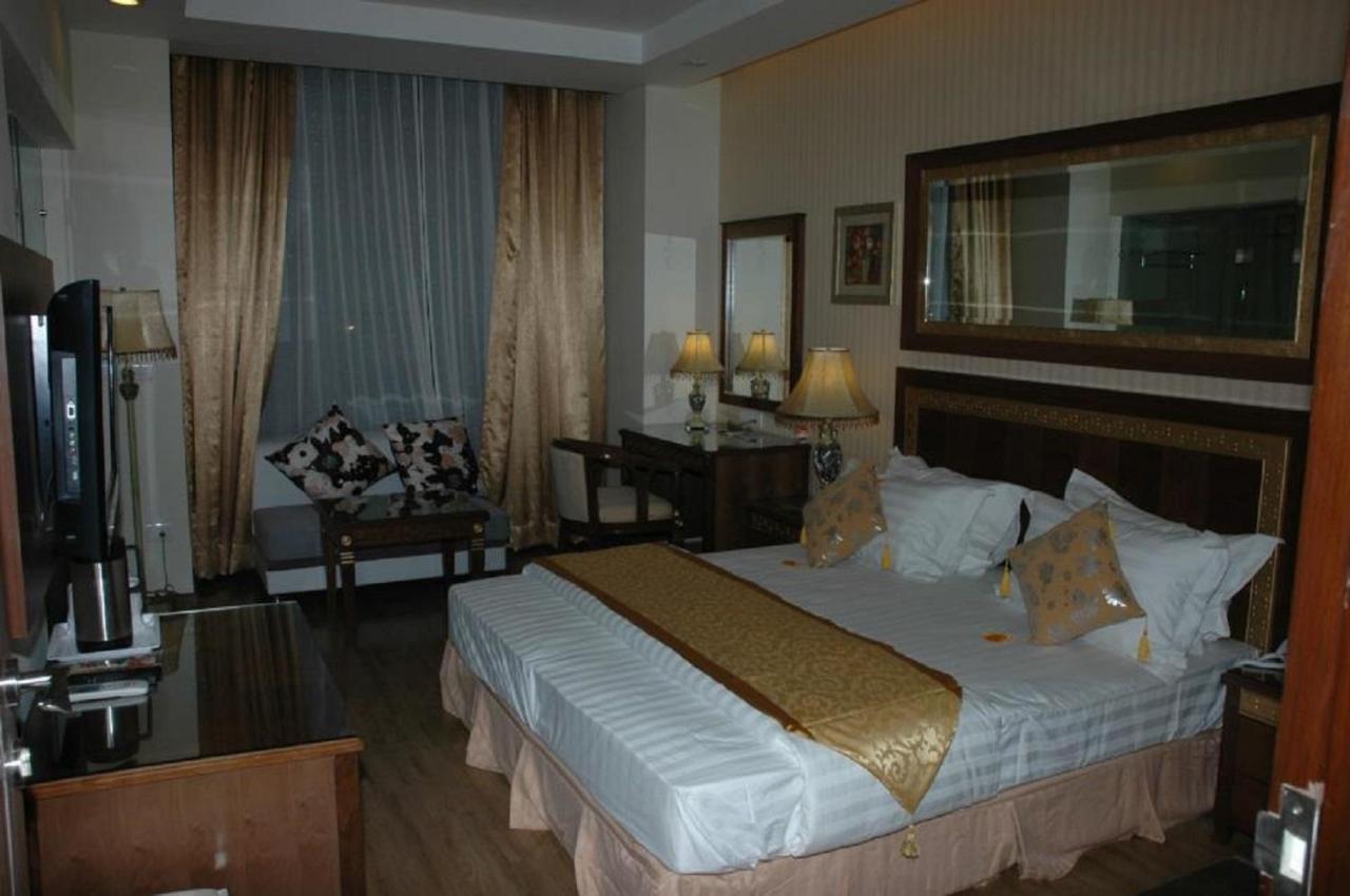 Hotel Picasso Paschim Vihar Delhi - Couple Friendly Local Ids Accepted Экстерьер фото