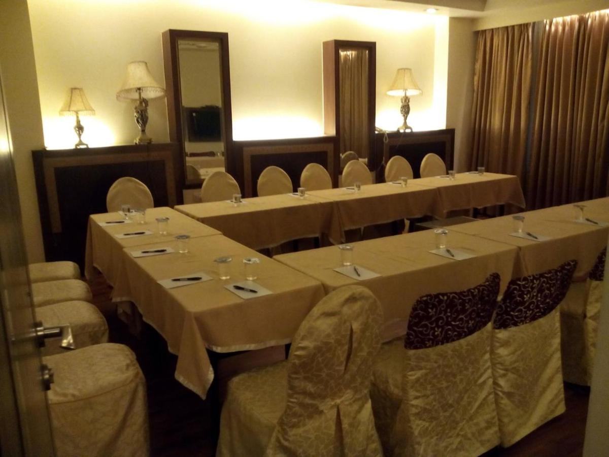 Hotel Picasso Paschim Vihar Delhi - Couple Friendly Local Ids Accepted Экстерьер фото