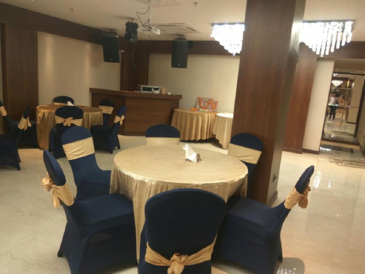 Hotel Picasso Paschim Vihar Delhi - Couple Friendly Local Ids Accepted Экстерьер фото
